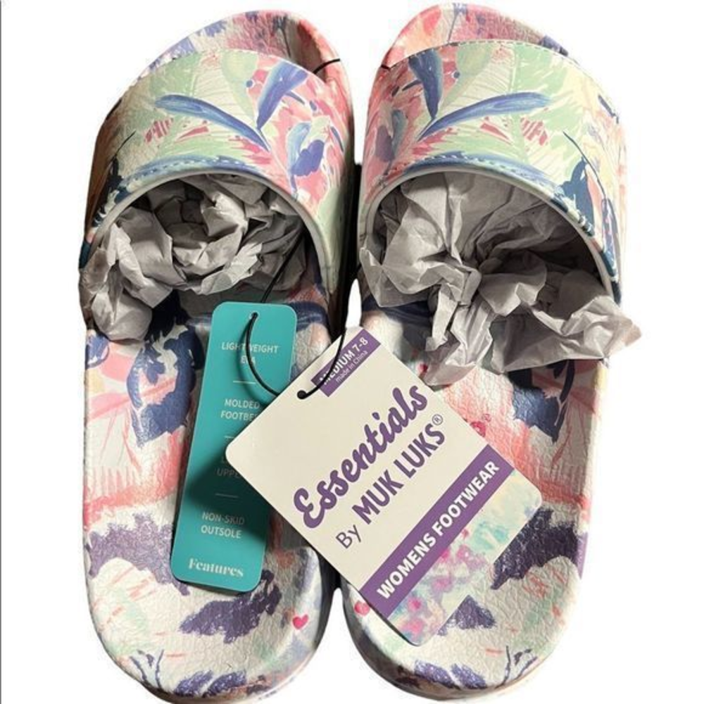 MukLuk molded pool slip on sandals  M‎ (7-8)